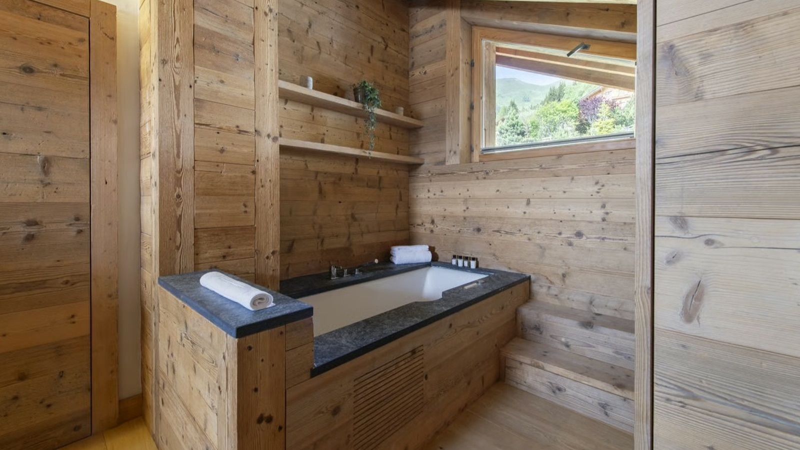 Luxury-Ski-Chalet-Verbier-Chalet-Clambinet-Oxford-Ski-Bathroom4.jpg