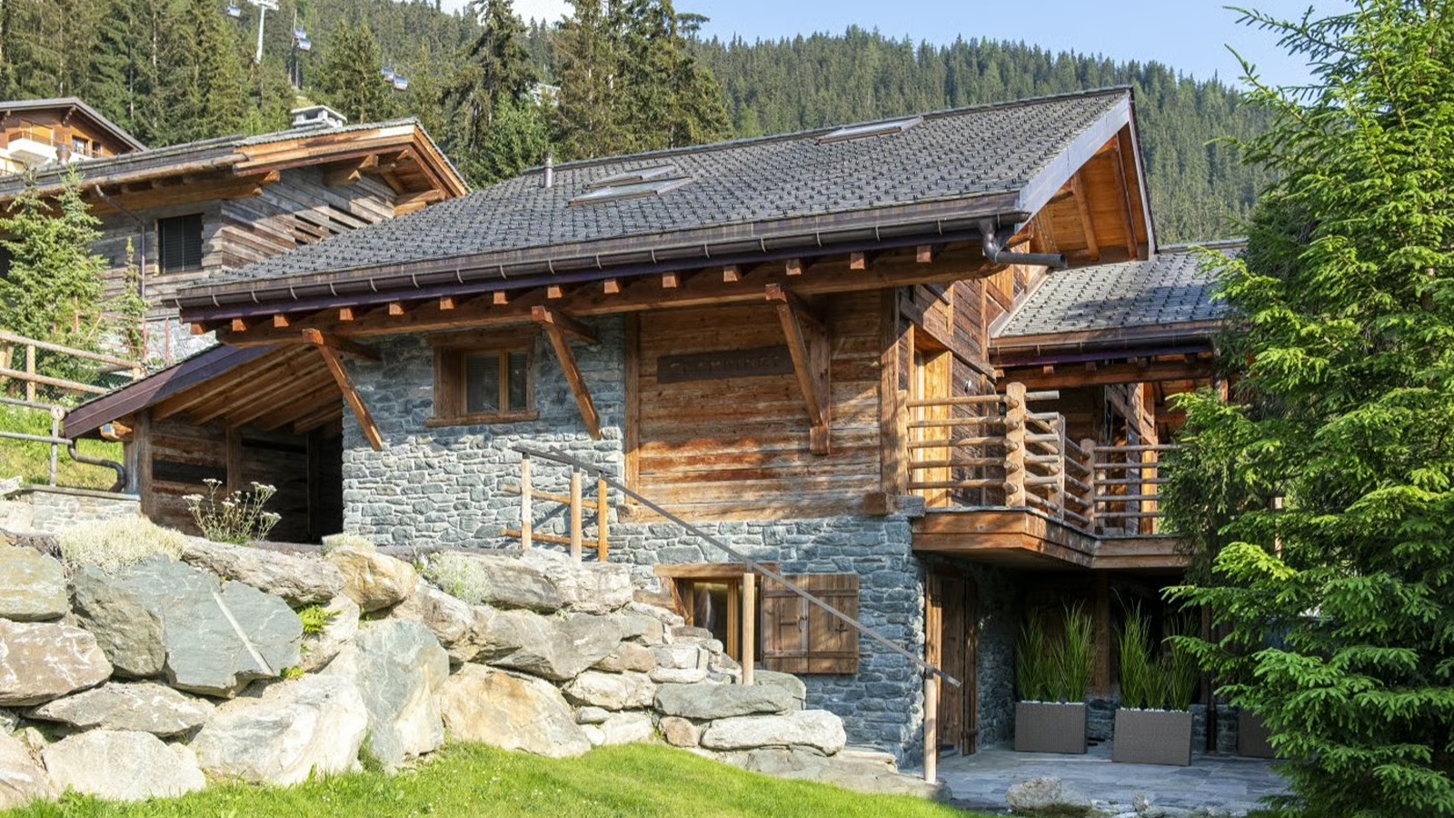 Luxury-Ski-Chalet-Verbier-Chalet-Clambinet-Oxford-Ski-Exterior.jpg