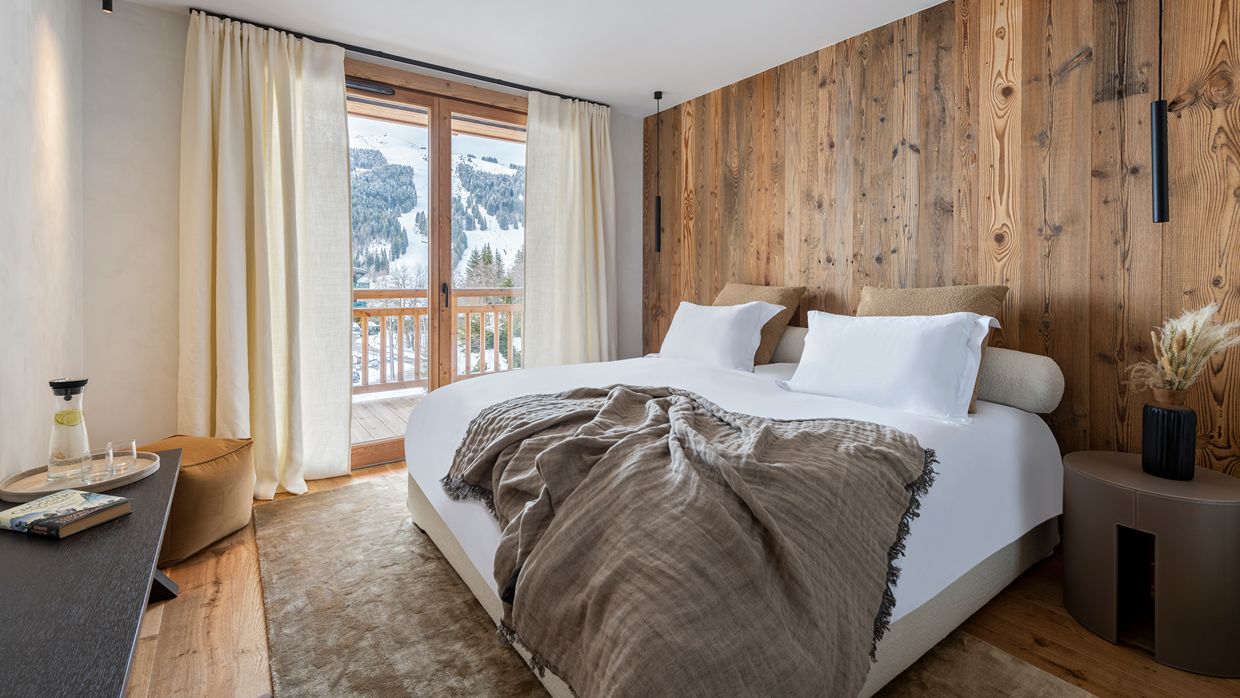 Luxury-Ski-Chalet-Alena-LesGets-OSC-Bedroom (5).jpg