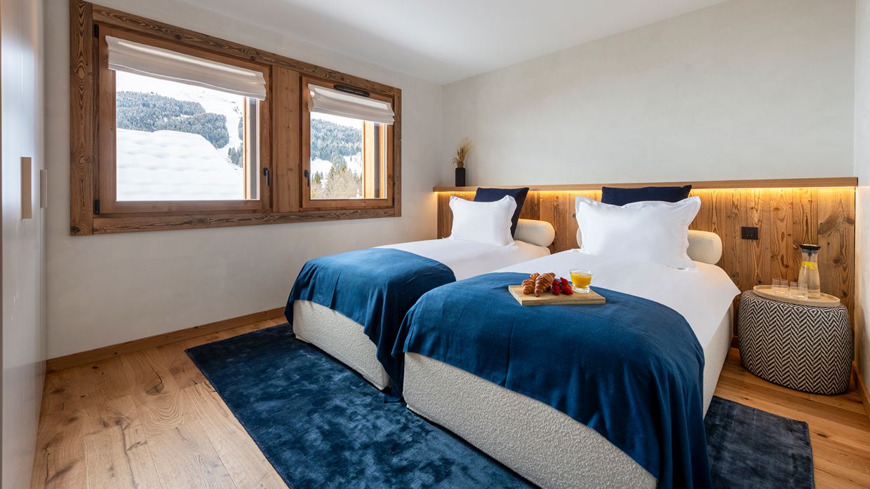 Luxury-Ski-Chalet-Alena-LesGets-OSC-Bedroom (4).jpg