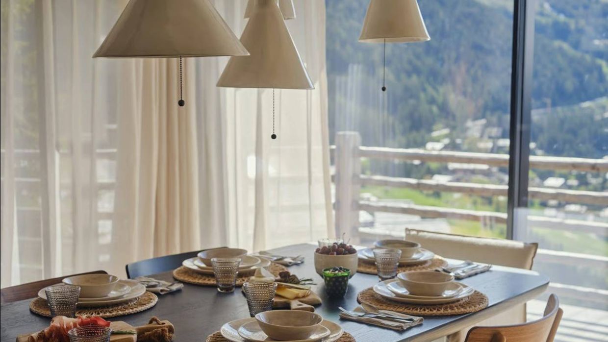 Luxury-Ski Chalet-Verbier-ChaletVallonD'Arbi-OSC-Dining.jpg