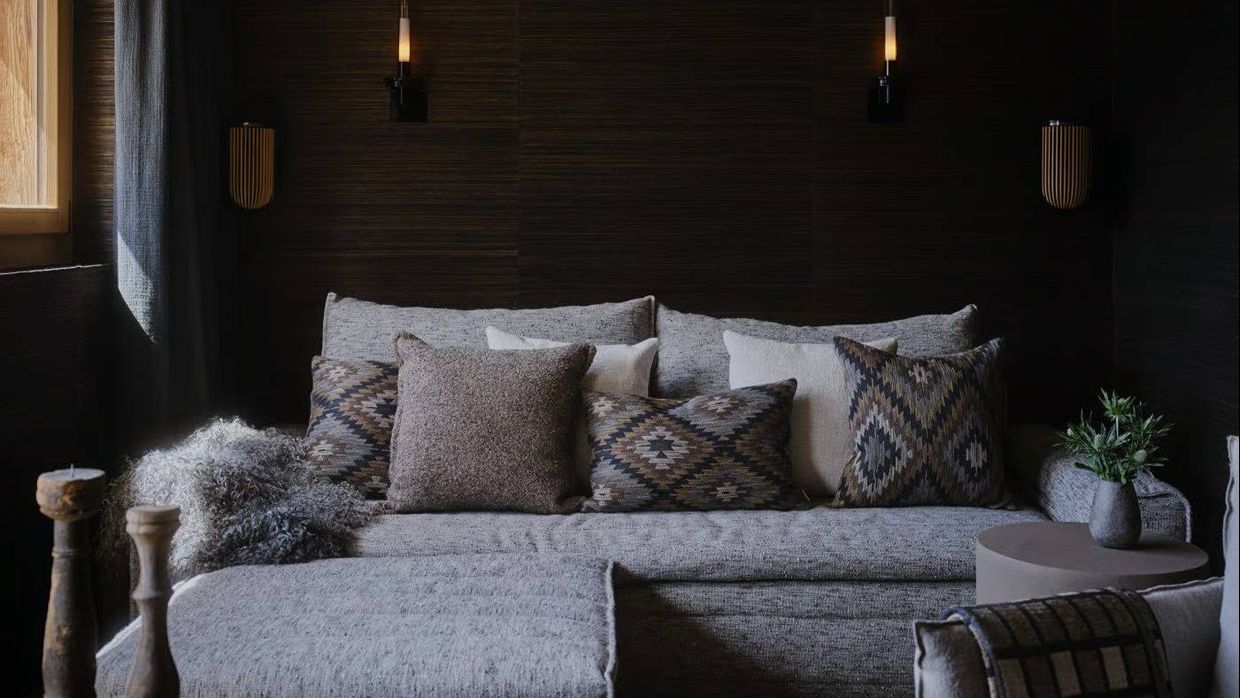 Luxury-Ski Chalet-Verbier-ChaletVallonD'Arbi-OSC-TVroom.jpg