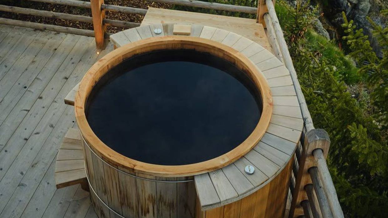 Luxury-Ski Chalet-Verbier-ChaletVallonD'Arbi-OSC-Hottub1.jpg