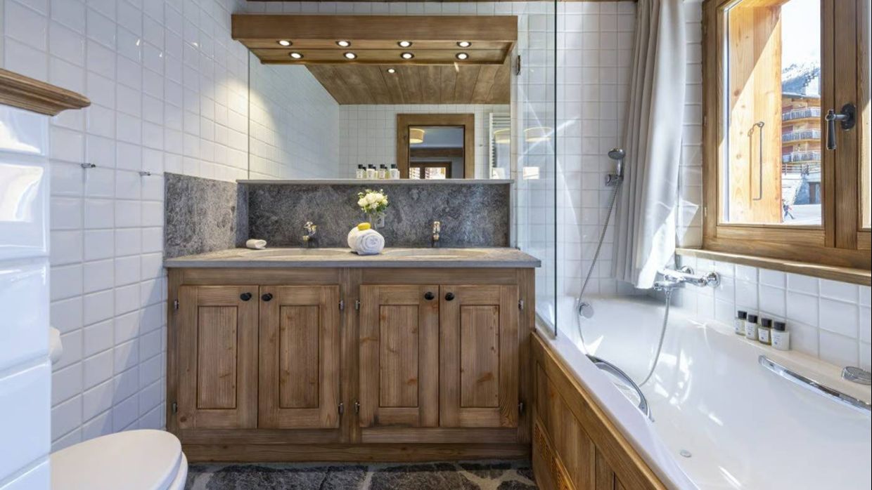 Luxury-Ski Chalet-Verbier-Sorbier118-OSC-Bathroom1.jpg