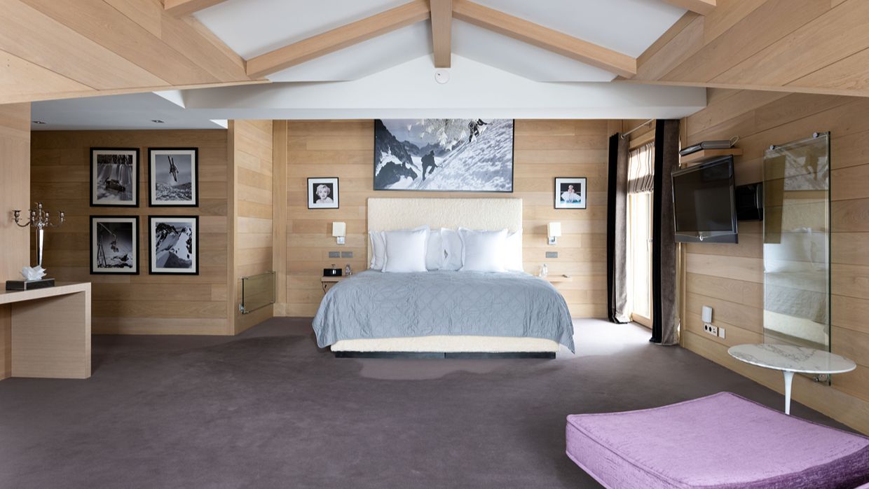 Luxury-Ski-Chalet-Courchevel-Licorne-OSC-Bedroom.jpg