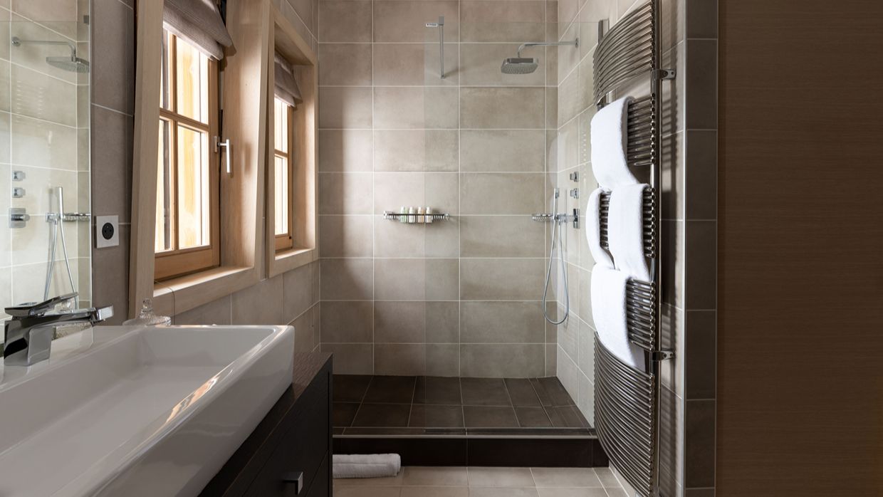 Luxury-Ski-Chalet-Courchevel-Licorne -des-Neiges-OSC-Bathroom.jpg