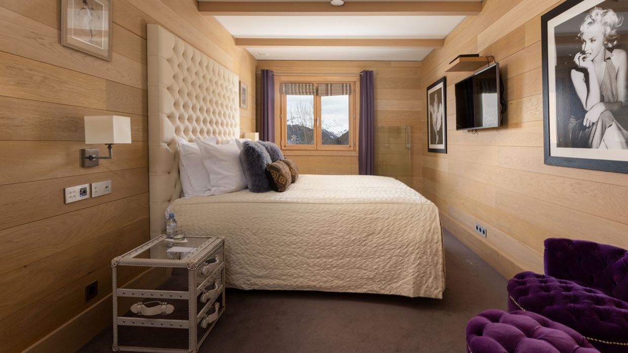 Luxury-Ski-Chalet-Courchevel-Licorne -des-Neiges-OSC-Bedroom1.jpg