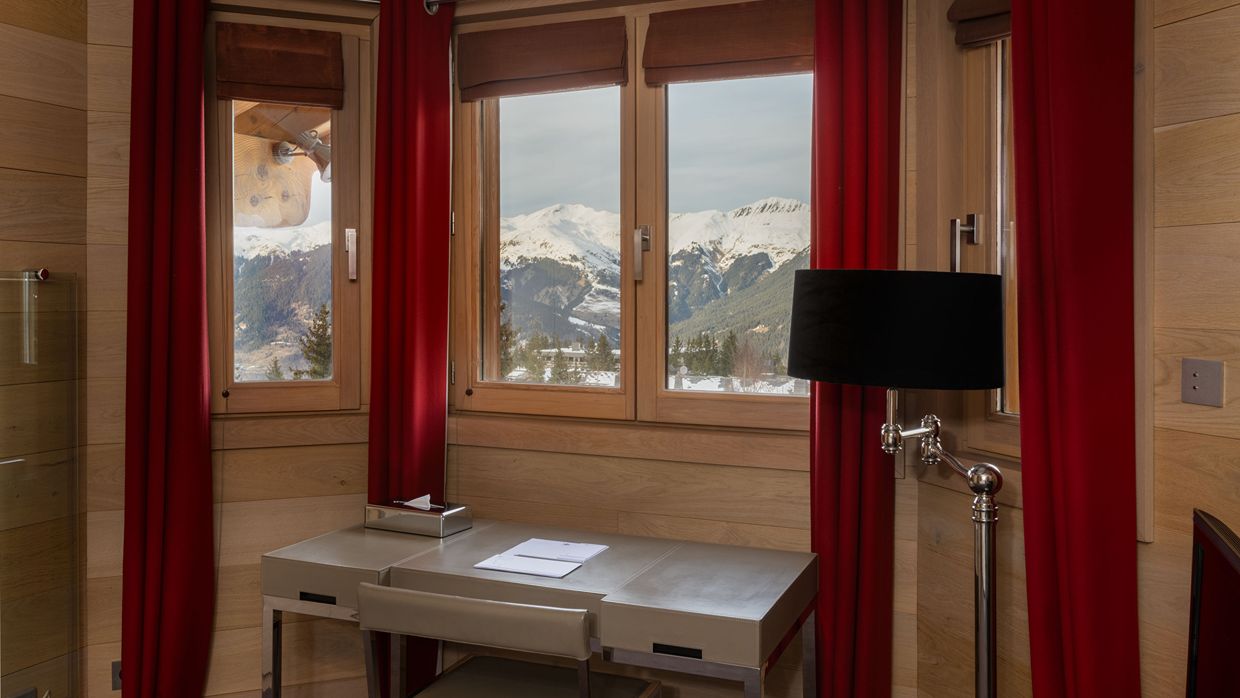 Luxury-Ski-Chalet-Courchevel-Licorne -des-Neiges-OSC-Office.jpg