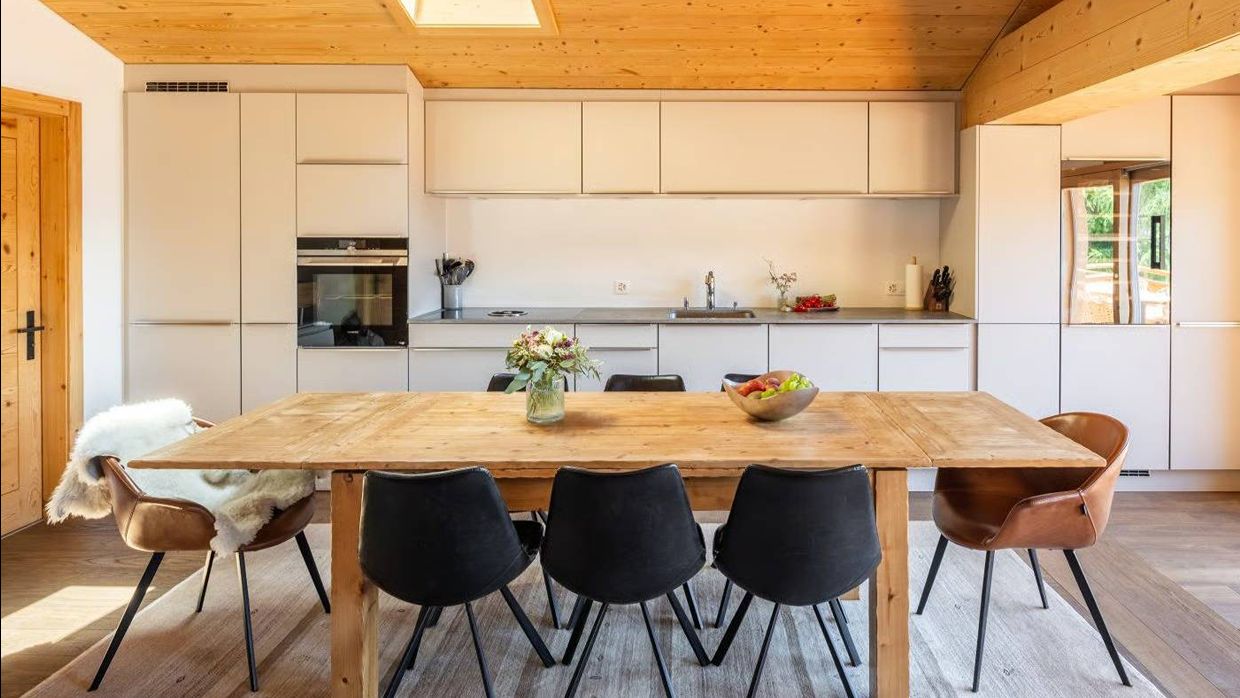Luxury-Ski-Chalet-Verbier-Chalet Clos d’Abeilles-OSC-Dining.jpg
