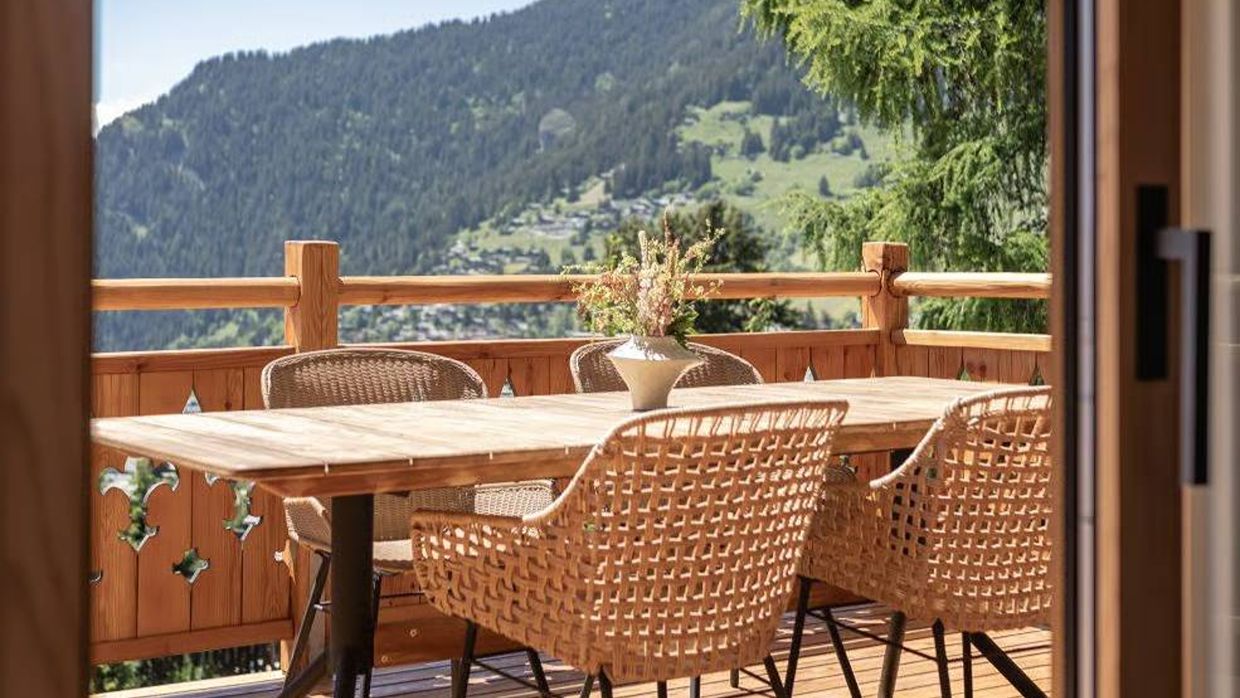 Luxury-Ski-Chalet-Verbier-Chalet Clos d’Abeilles-OSC-Outside-Dining.jpg
