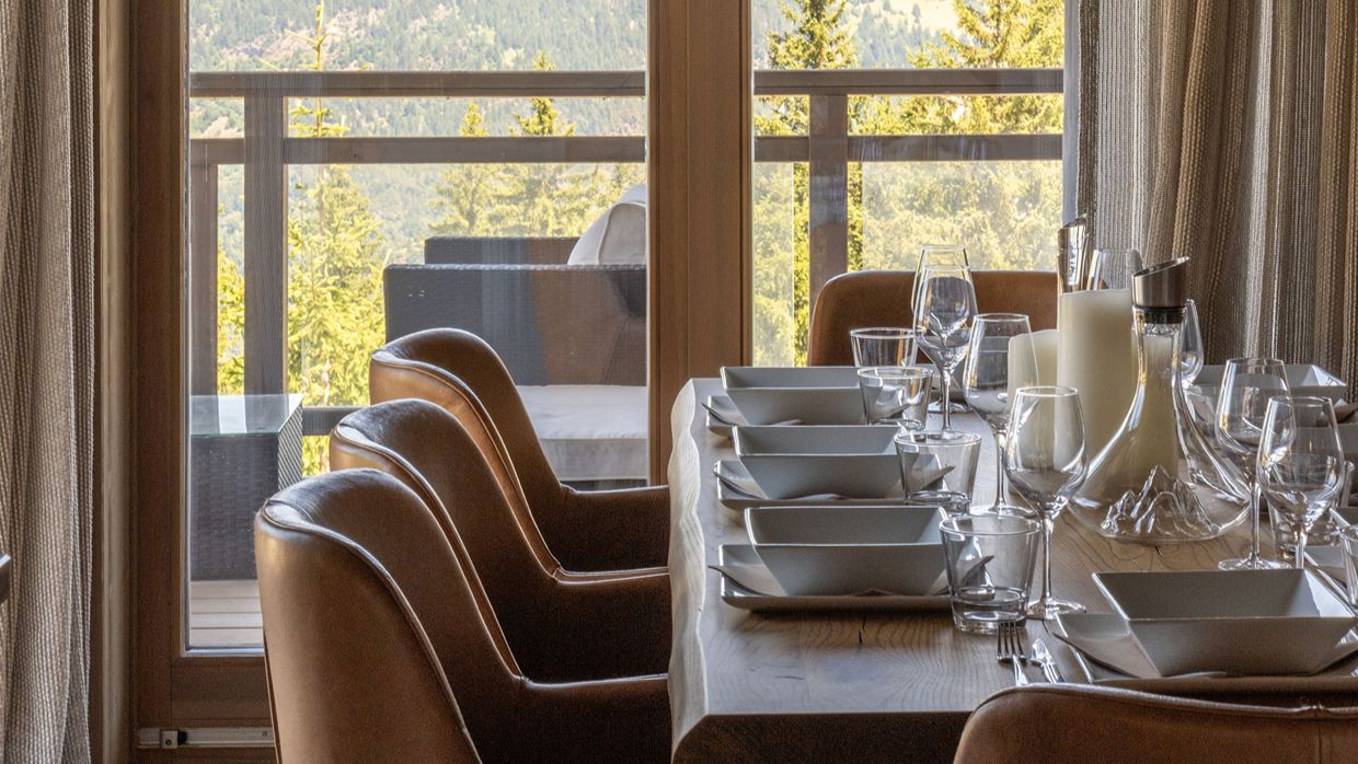 Luxury-Ski-Chalet-Courchevel1650-Chalet-Ursus-OSC-dining.jpg