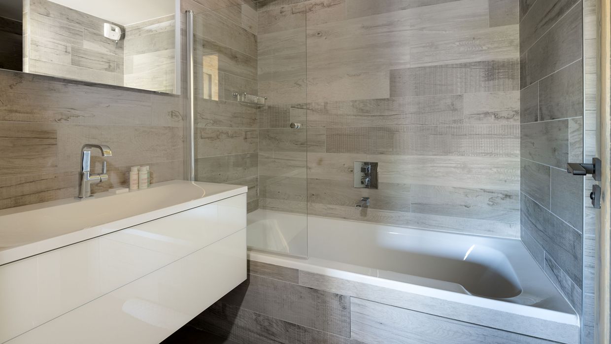 Luxury-Ski-Chalet-Courchevel1650-Chalet-Ursus-OSC-Bathroom (2).jpg