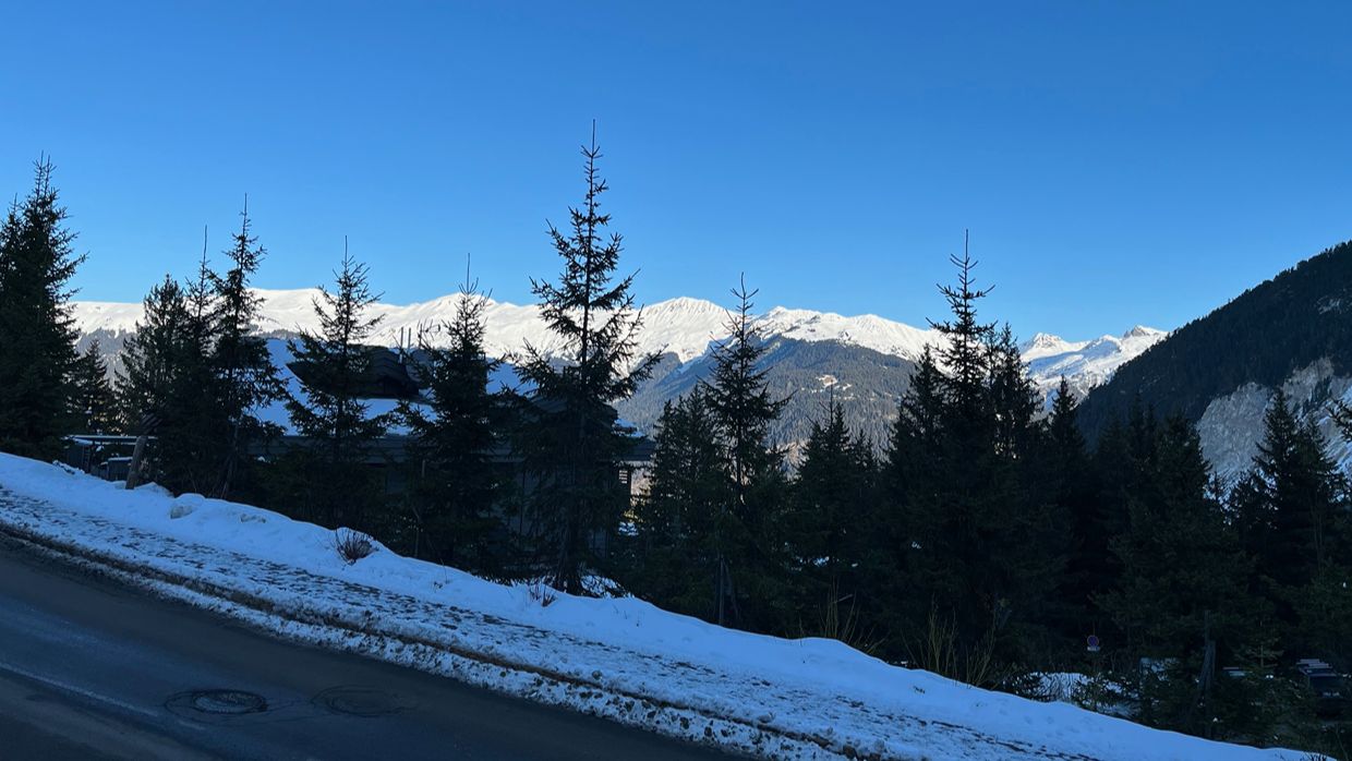Luxury-Ski-Chalet-Courchevel1650-Chalet-Ursus-OSC-Snow.jpeg