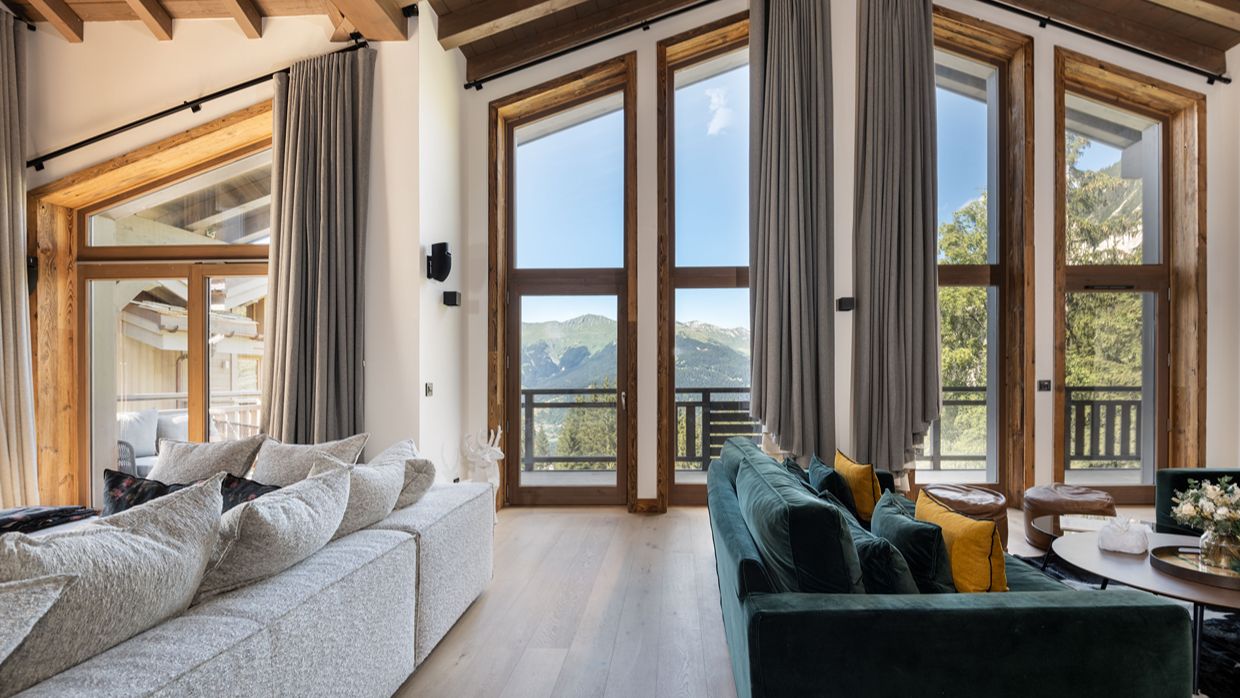 Luxury-Ski-Chalet-Courchevel1650-Chalet-Centenary-OSC- Lounge (3).jpg