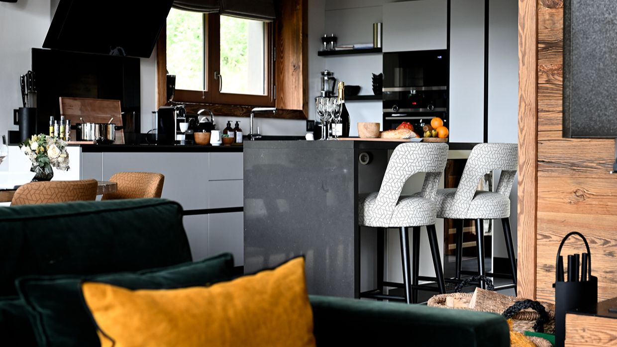 Luxury-Ski-Chalet-Courchevel1650-Chalet-Centenary-OSC- Lounge (1).jpg