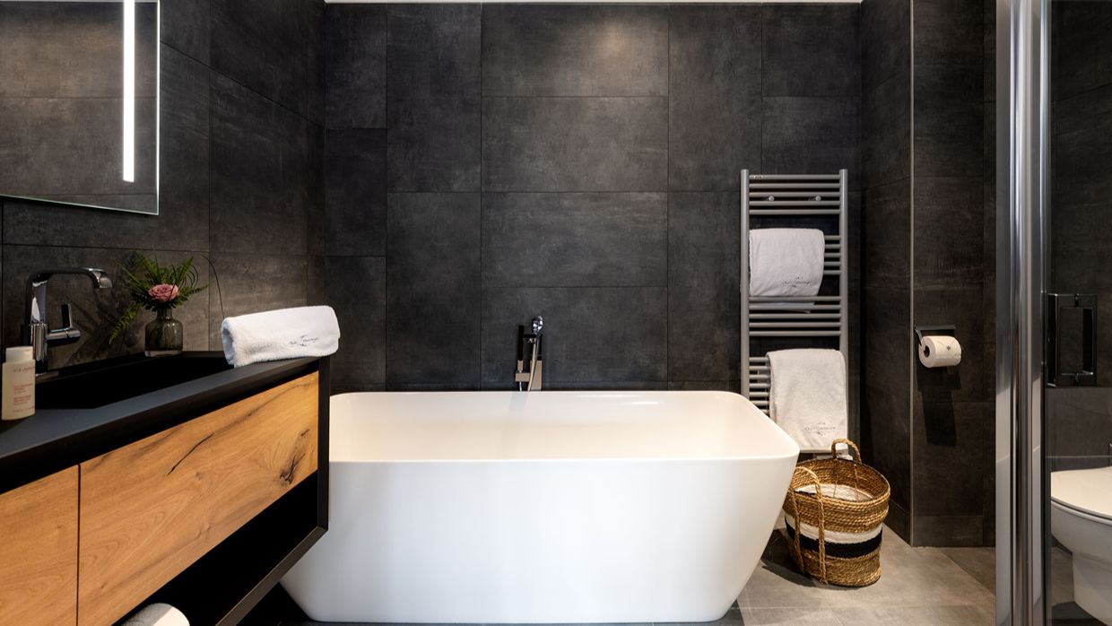 Luxury-Ski-Chalet-Courchevel1650-Chalet-Centenary-OSC- Bathroom (2).jpg
