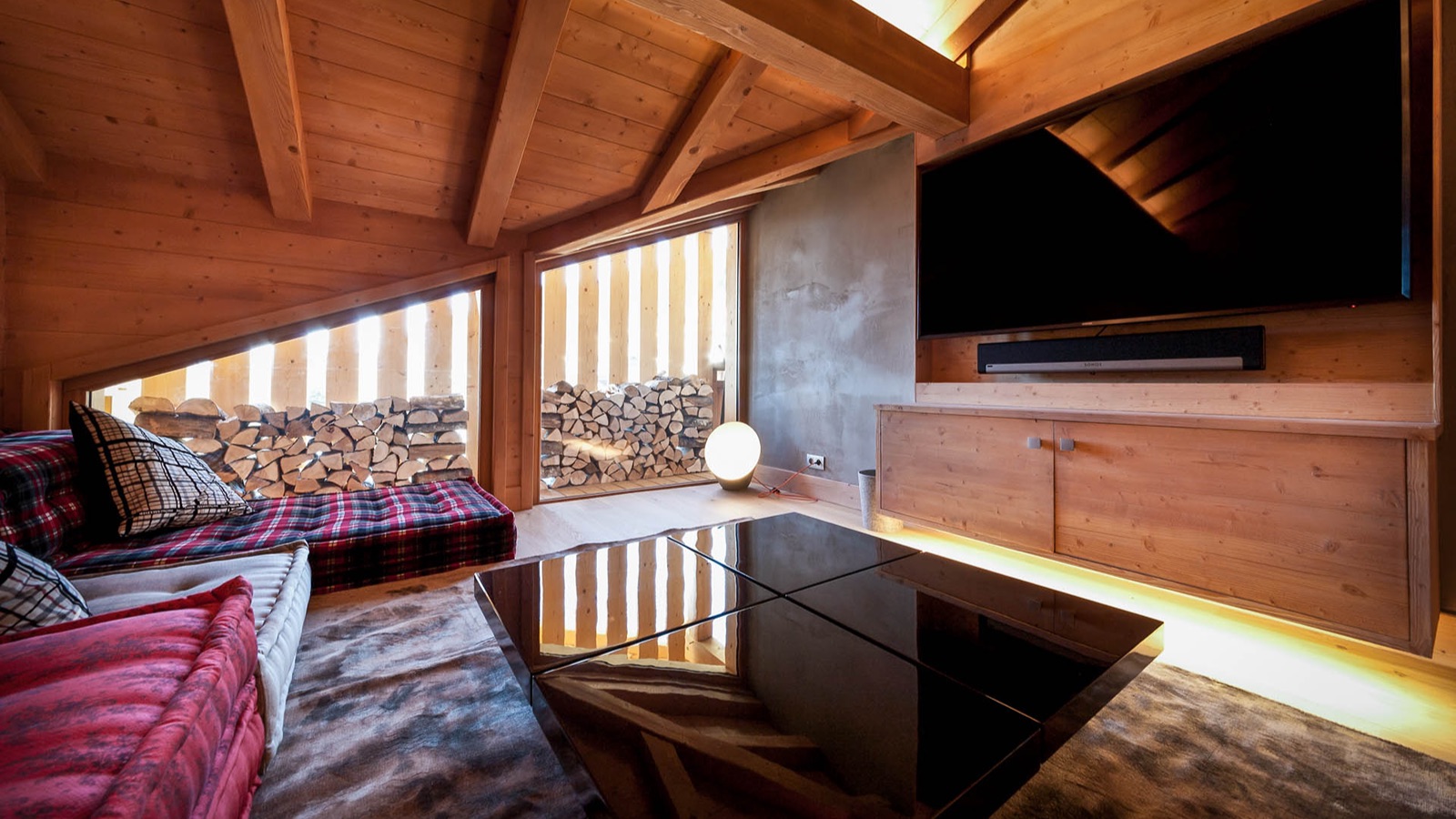 Luxury-Ski-Chalet-Les-Gets-The-Penthouse-Oxford-Ski-Cinema.jpg