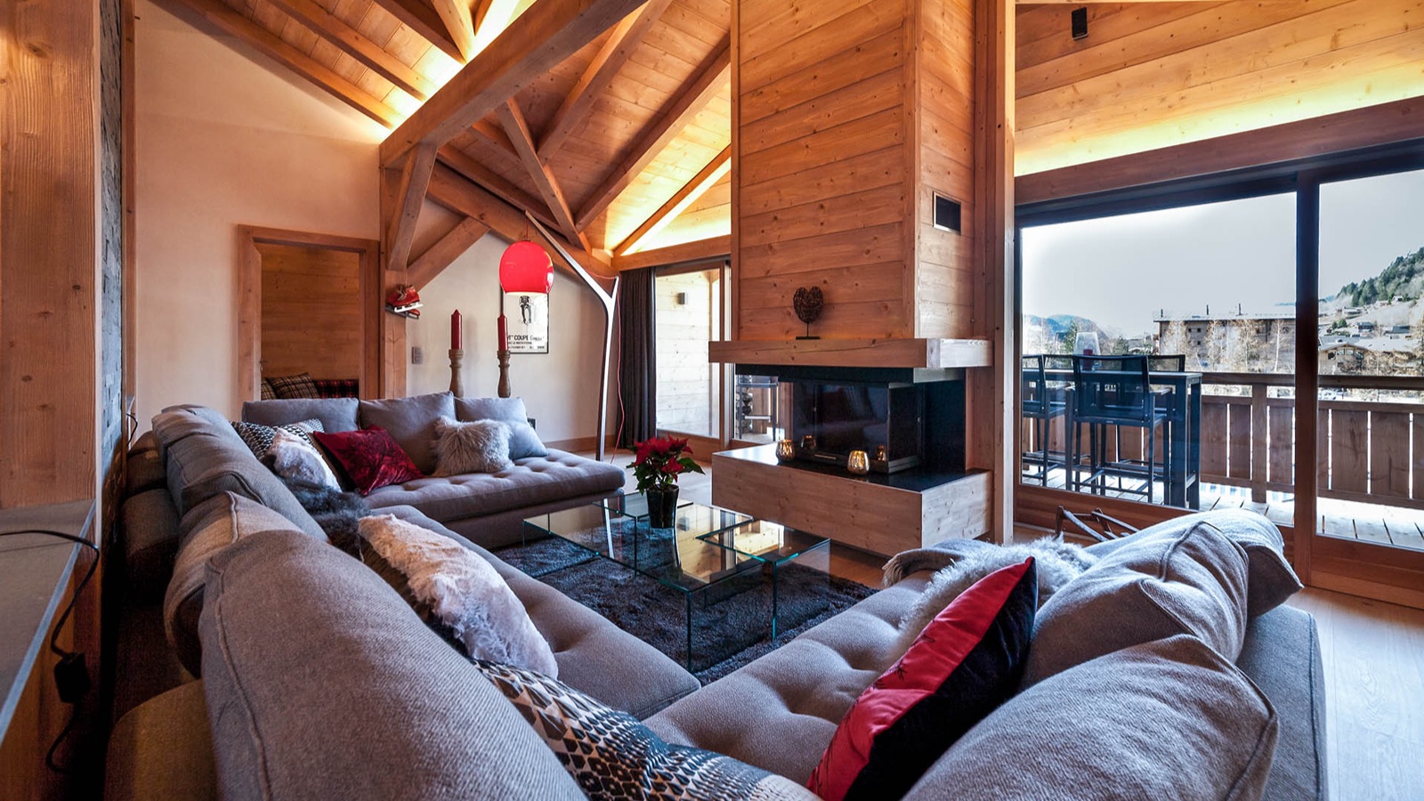 Luxury-Ski-Chalet-Les-Gets-The-Penthouse-Oxford-Ski-Lounge.jpg