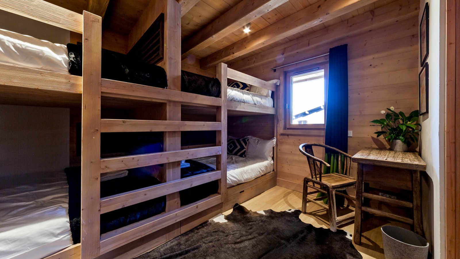 Luxury-Ski-Chalet-Les-Gets-The-Penthouse-Oxford-Ski-Bunk-Bedroom14.jpg