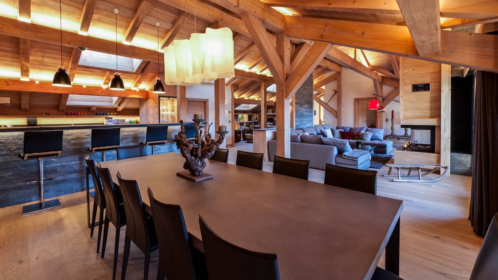 Luxury-Ski-Chalet-Les-Gets-The-Penthouse-Oxford-Ski-Dining3.jpg