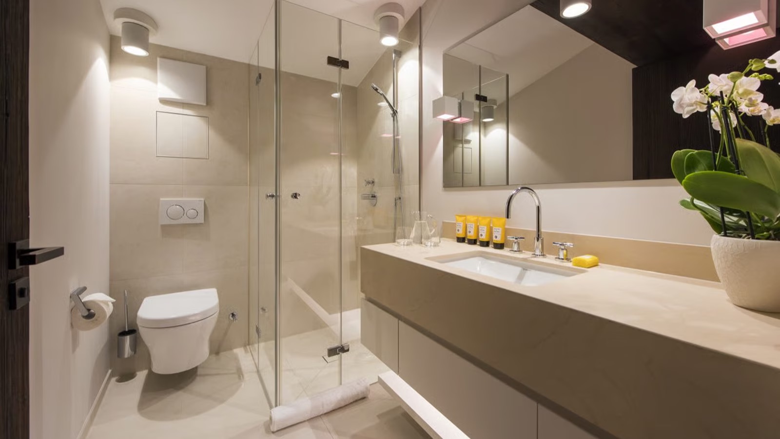 Luxury-Ski-Chalet-Lech-Nidus-Penthouse-Oxford-Ski-Bathroom.jpg
