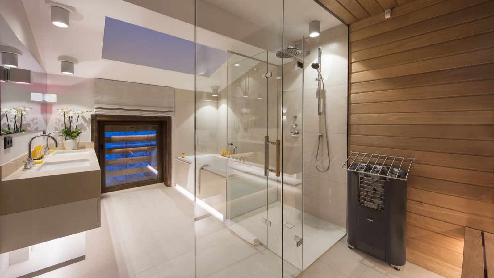Luxury-Ski-Chalet-Lech-Nidus-Penthouse-Oxford-Ski-Bathroom2.jpg