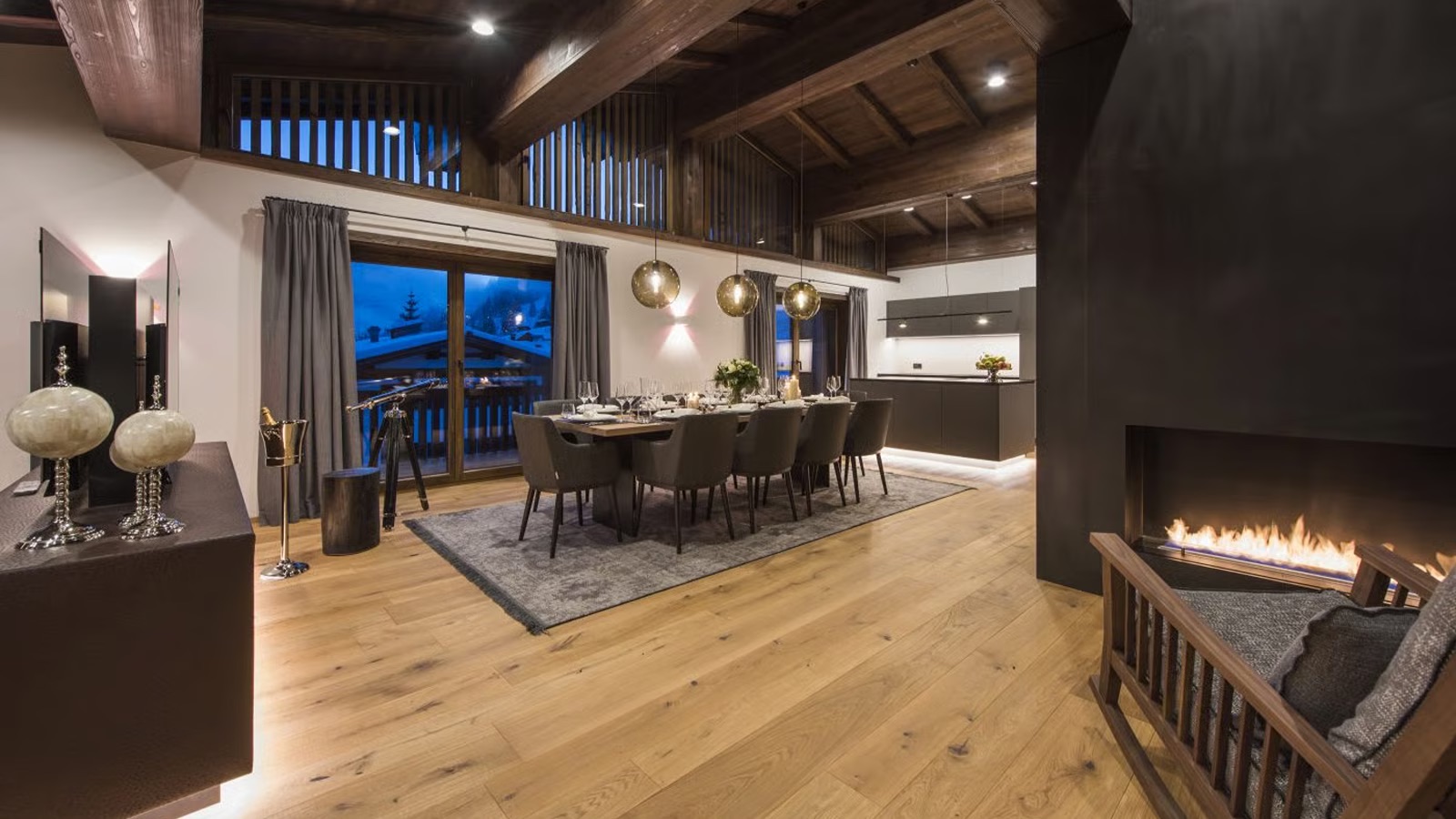 Luxury-Ski-Chalet-Lech-Nidus-Penthouse-Oxford-Ski-LoungeNight.jpg