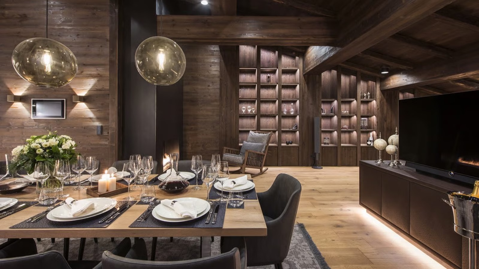 Luxury-Ski-Chalet-Lech-Nidus-Penthouse-Oxford-Ski-Dining4.jpg