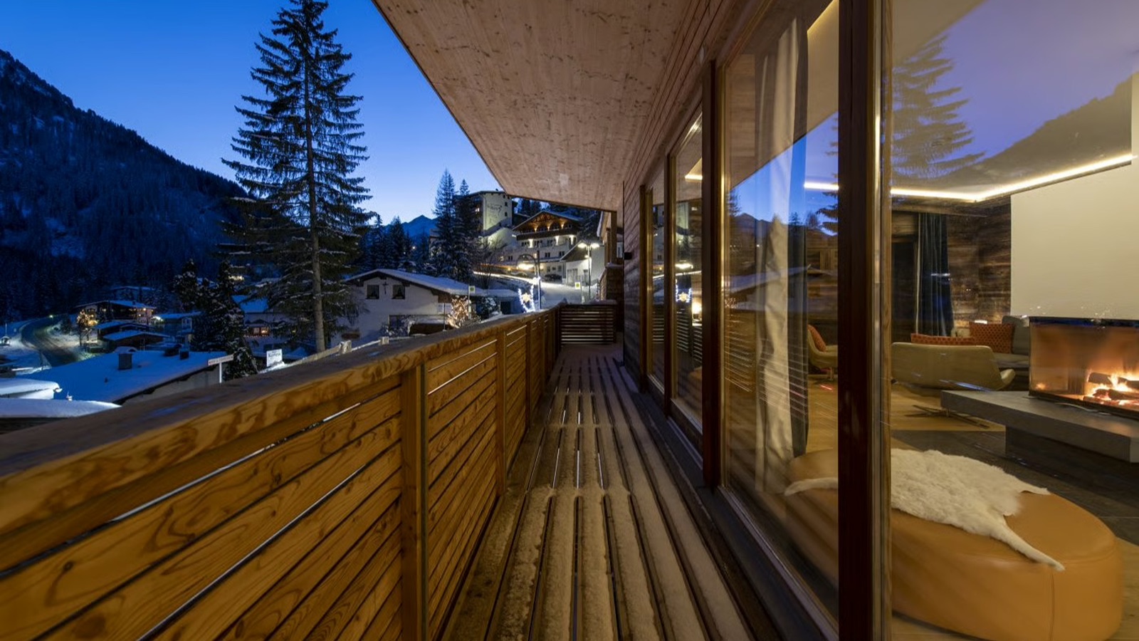 Luxury-Ski-Chalet-St-Anton-Chalet-Bluebird-Oxford-Ski-Terrace.jpg