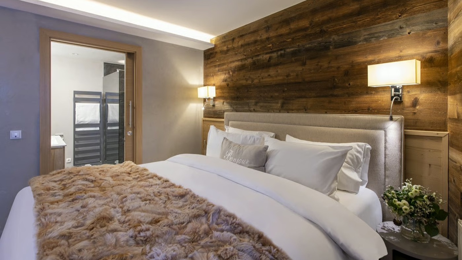 Luxury-Ski-Chalet-St-Anton-Chalet-Bluebird-Oxford-Ski-Bedroom12.jpg