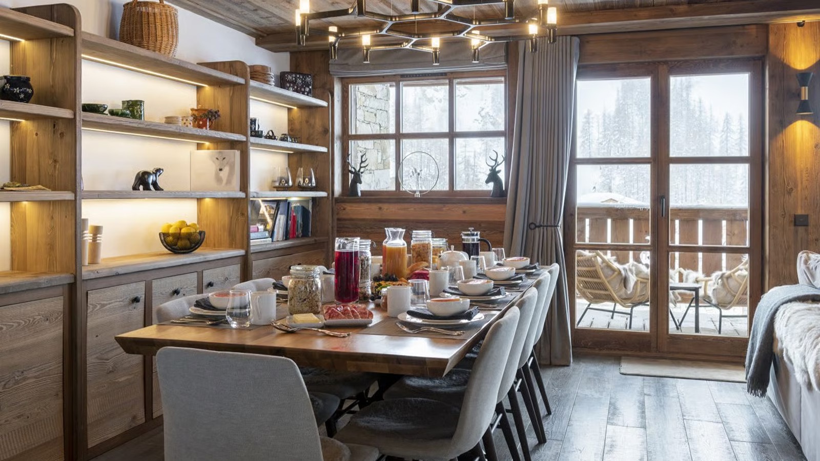 Luxury-Ski-Chalet-Val-d-Isere-Grand-Pre-2-Oxford-Ski-Dining.jpg