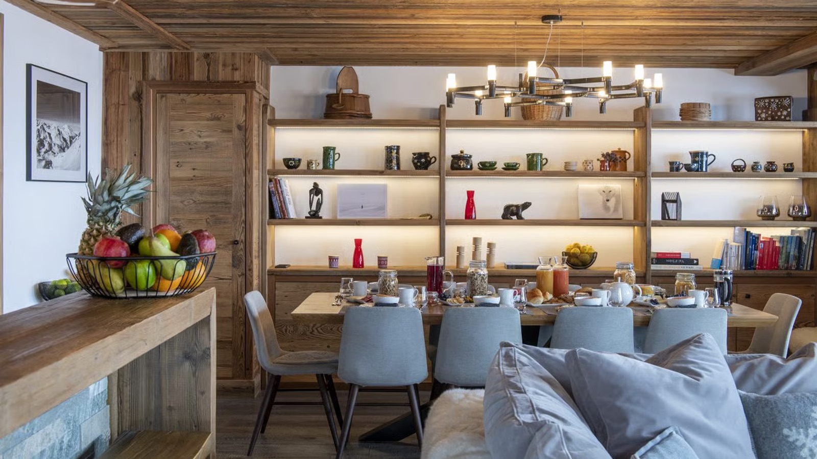 Luxury-Ski-Chalet-Val-d-Isere-Grand-Pre-2-Oxford-Ski-Dining3.jpg