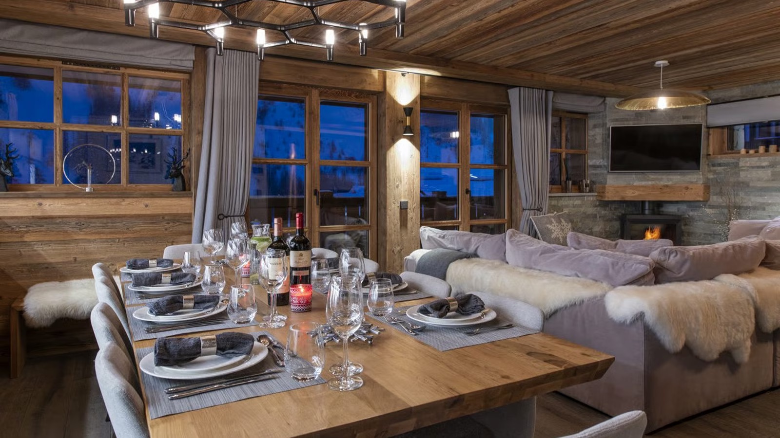Luxury-Ski-Chalet-Val-d-Isere-Grand-Pre-2-Oxford-Ski-Dining-Night.jpg