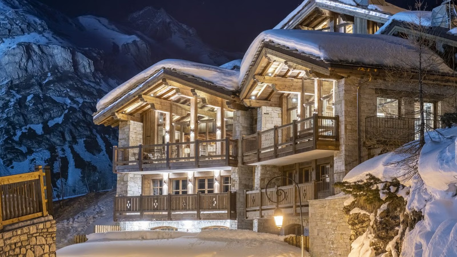Luxury-Ski-Chalet-Val-d-Isere-Grand-Pre-2-Oxford-Ski-Exterior2.jpg