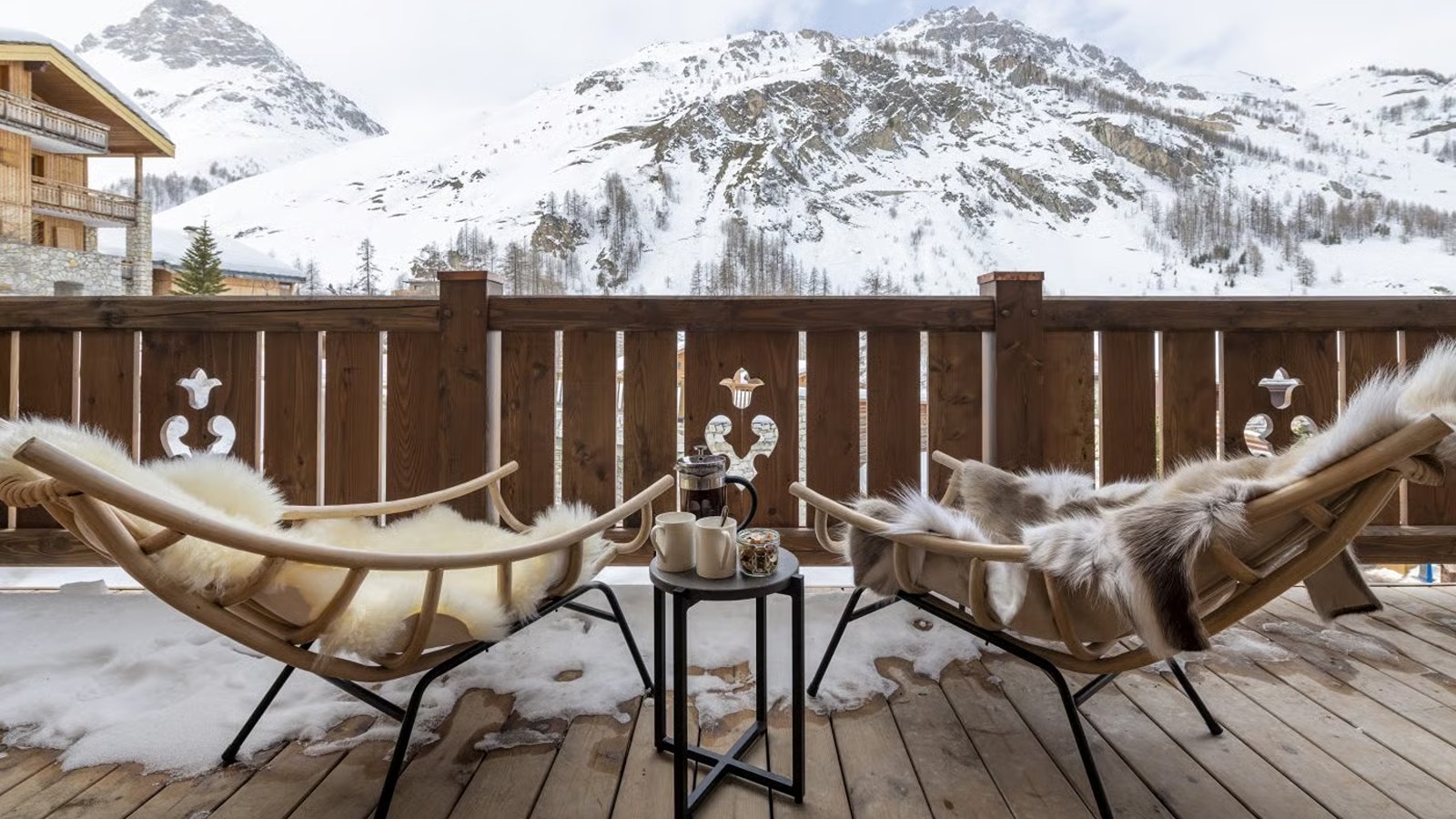 Luxury-Ski-Chalet-Val-d-Isere-Grand-Pre-2-Oxford-Ski-Exterior.jpg