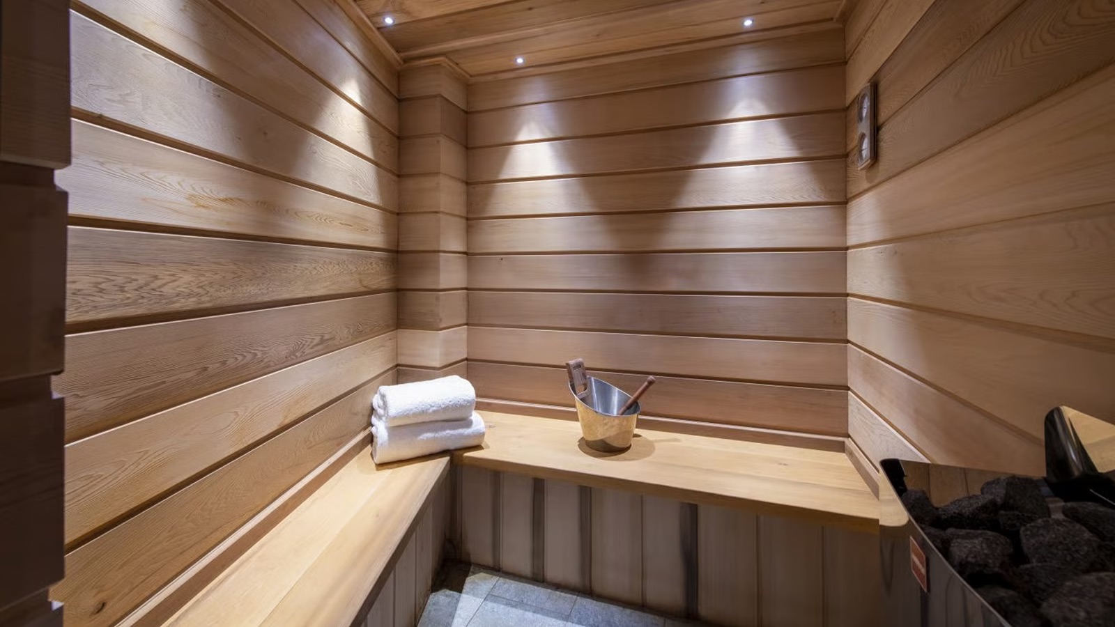 Luxury-Ski-Chalet-Val-d-Isere-Grand-Pre-2-Oxford-Ski-Sauna.jpg