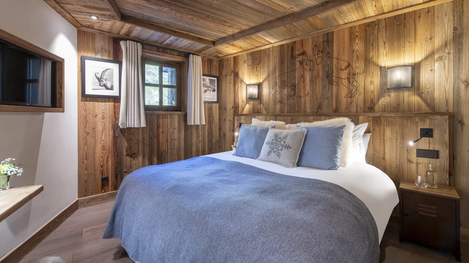 Luxury-Ski-Chalet-Val-d-Isere-Grand-Pre-2-Oxford-Ski-Bedroom26.jpg