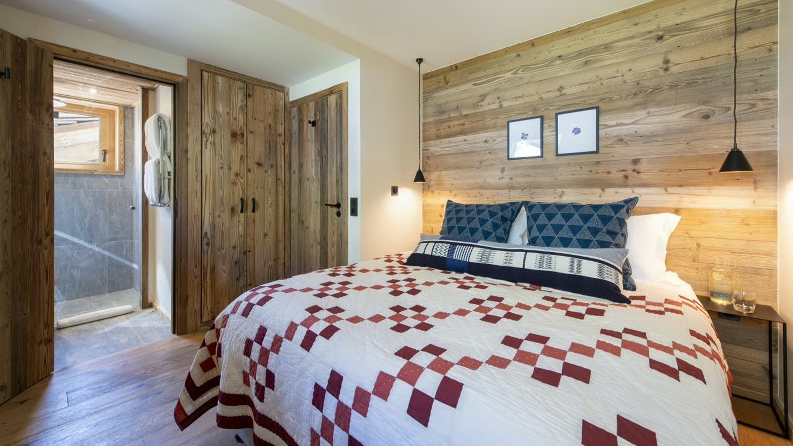 Luxury-Ski-Chalet-Val-d-Isere-Arolay-Penthouse-Oxford-Ski-Bedroom2.jpg