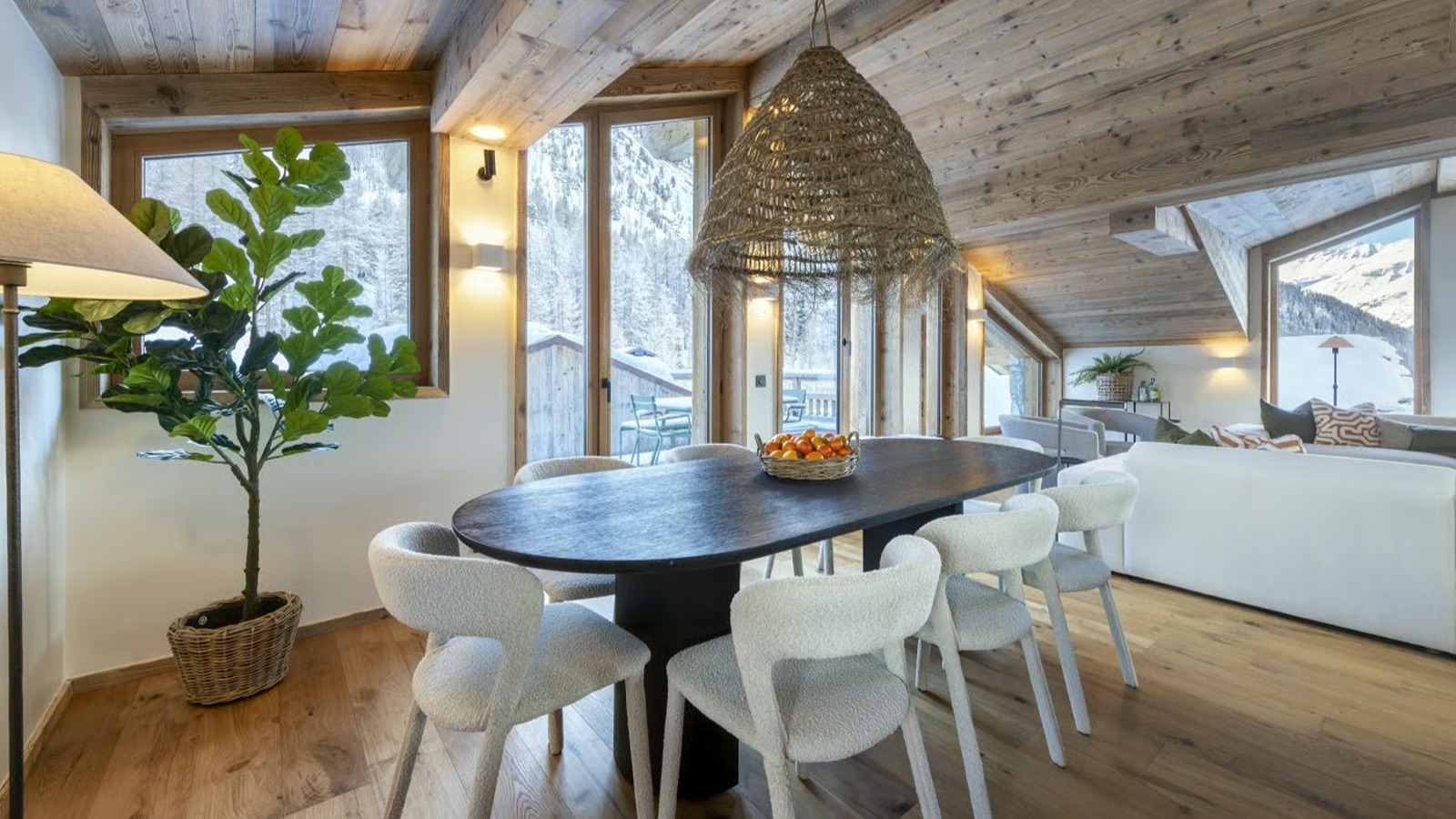 Luxury-Ski-Chalet-Val-d-Isere-Arolay-Penthouse-Oxford-Ski-Dining.jpg