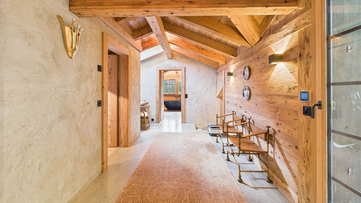 Luxury-Ski-Chalet-Gstaad-HausMannenberg-OSC-Hall.jpg