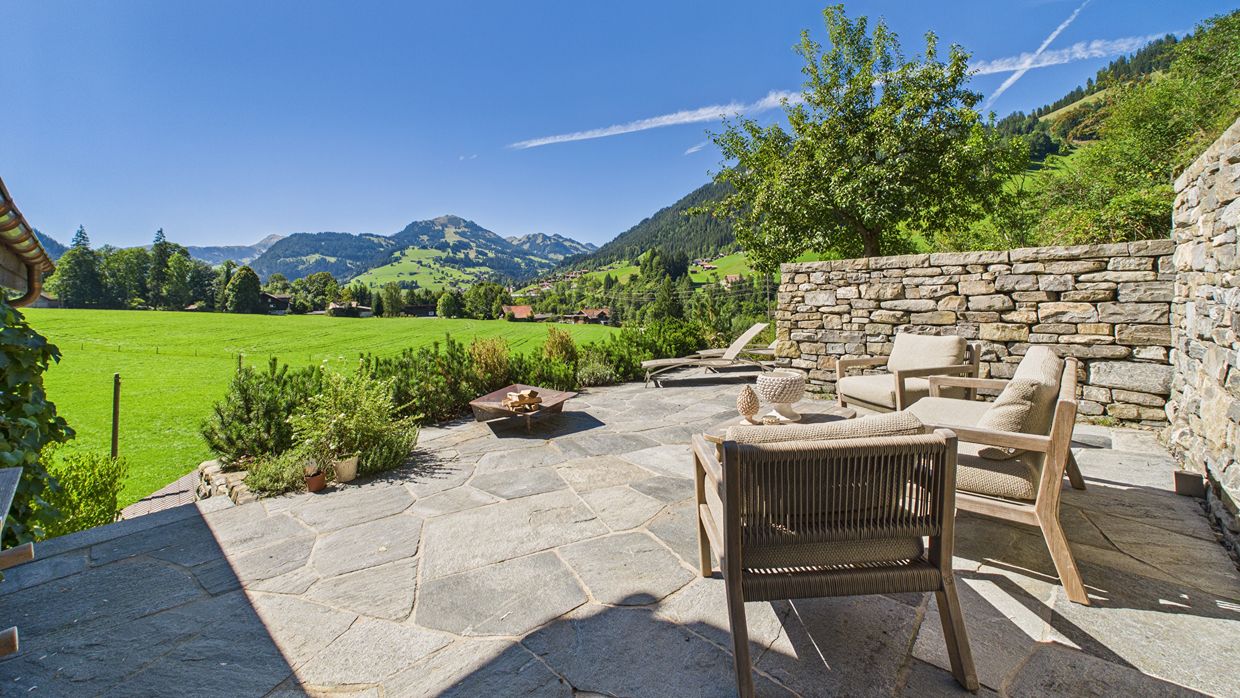 Luxury-Ski-Chalet-Gstaad-HausMannenberg-OSC-Terrace (4).jpg