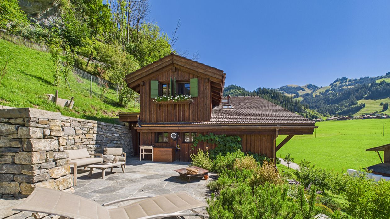 Luxury-Ski-Chalet-Gstaad-HausMannenberg-OSC-Terrace (1).jpg