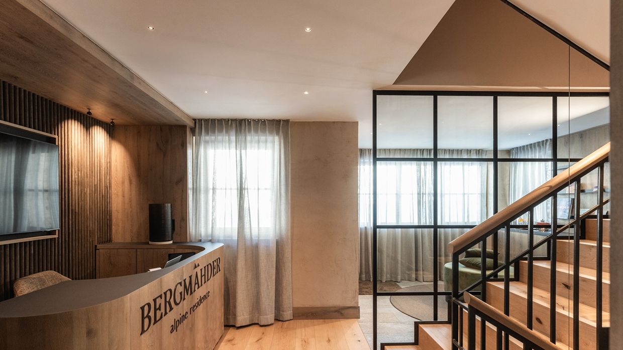 Luxury-Ski-Chalet-Lech-Bergmähder-OSC- Entrance.jpeg