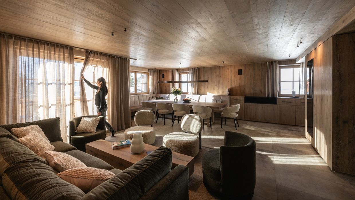 Luxury-Ski-Chalet-Lech-Bergmähder-OSC- Valluga-Nord-Lounge.jpeg