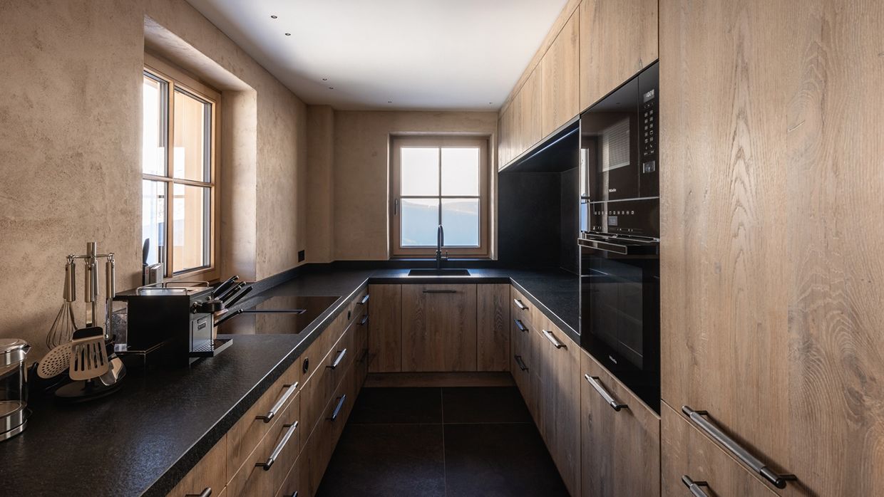 Luxury-Ski-Chalet-Lech-Bergmähder-OSC-VallugaNord- Kitchen.jpeg