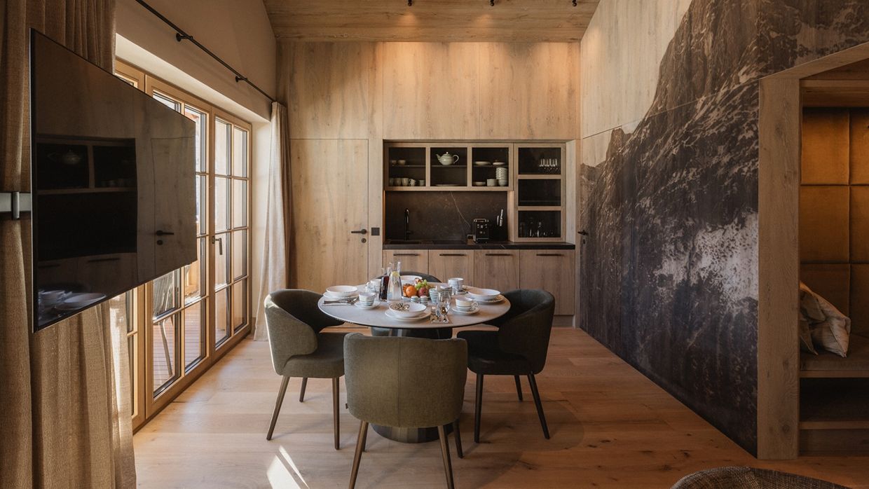 Luxury-Ski-Chalet-Lech-Bergmähder-OSC- Hintergrun-Kitchen.jpeg