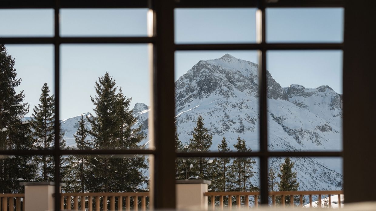 Luxury-Ski-Chalet-Lech-Bergmähder-OSC- View (2).jpeg