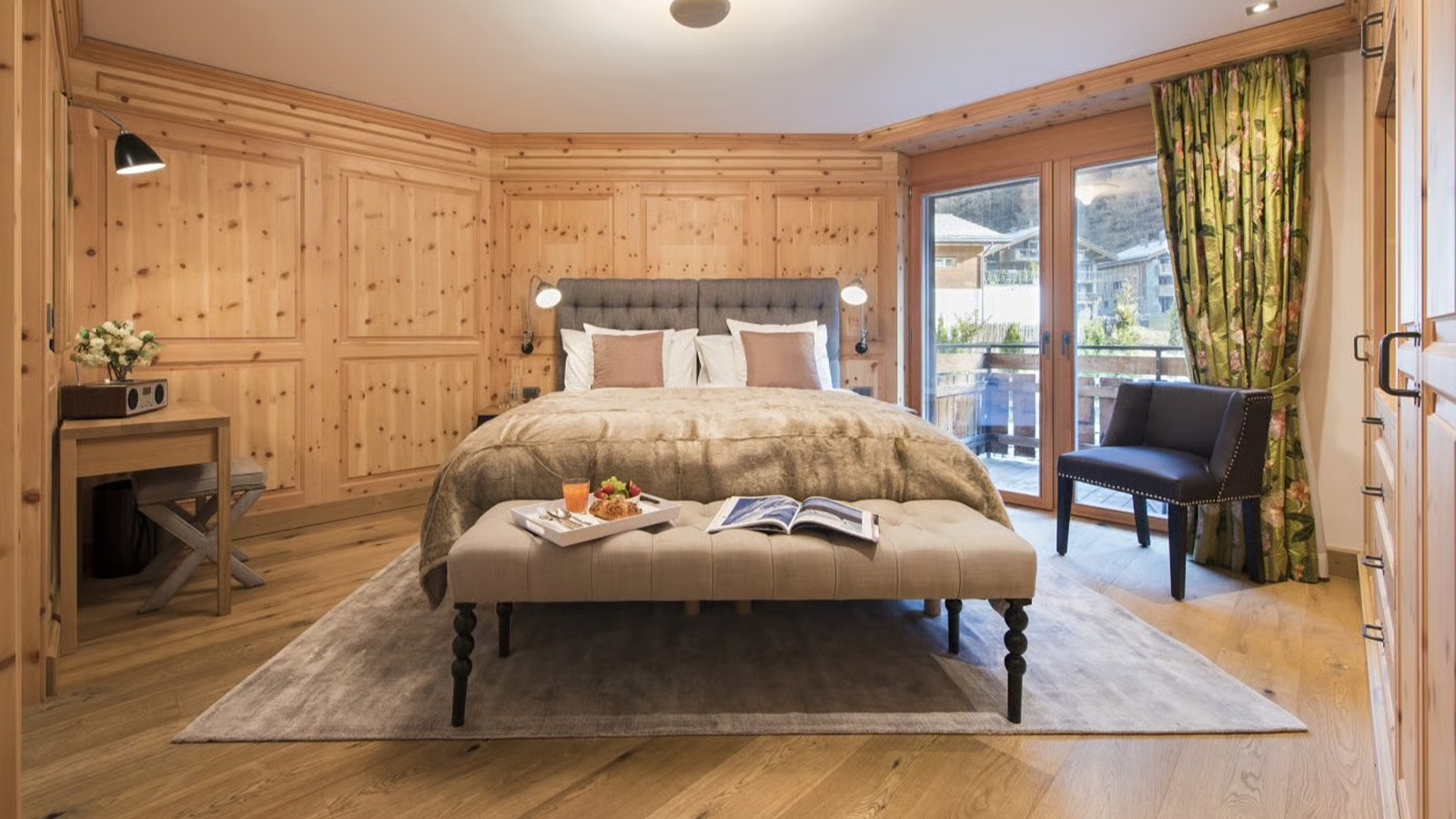 Luxury-Ski-Chalet-Zermatt-Chalet-Alex-Oxford-Ski-Bedroom6.jpg