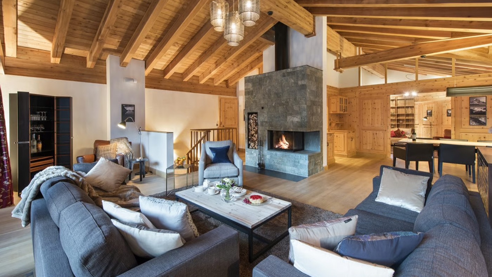 Luxury-Ski-Chalet-Zermatt-Chalet-Alex-Oxford-Ski-Lounge2.jpg