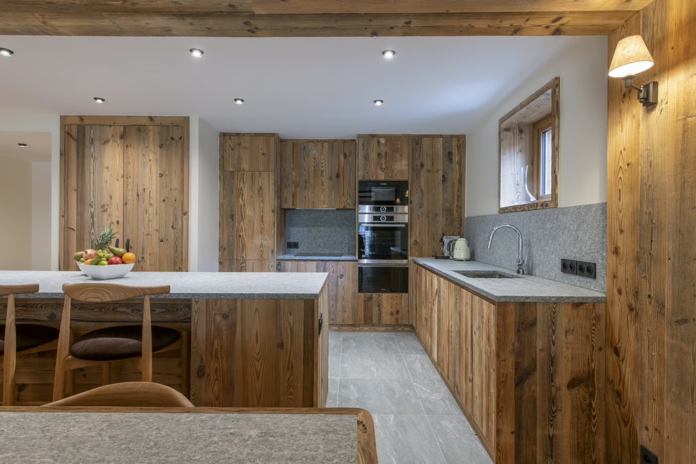 Luxury-Ski-Chalet-Val-D-Isere-Arolay-Apartment2-Oxford-Ski-Kitchen2.jpg